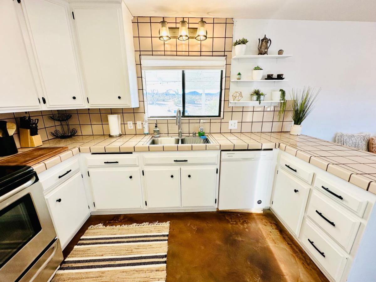 Ravens Nest Ranch, Fire Pit , Views, Near Jt Park! Villa Joshua Tree Exterior photo